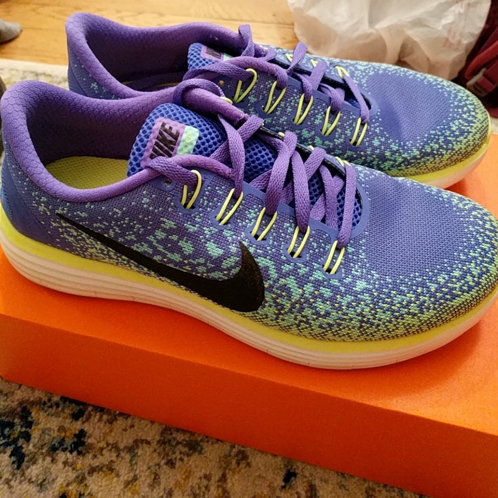 Nike Free RN Distance Sneaker